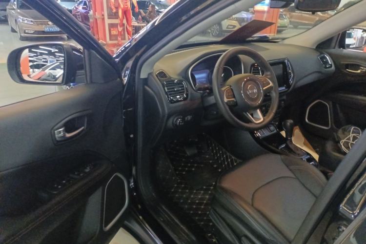 Used Jeep Compass 2020 220T Automatic Elite Edition Driver Seat