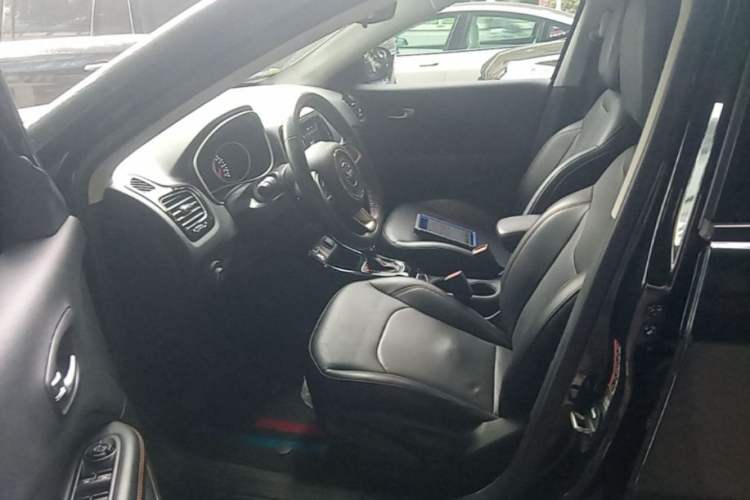 Used Jeep Compass 2020 220T Automatic Elite Edition Driver Seat