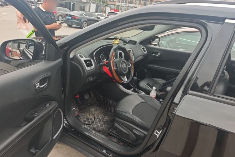 Used Jeep Compass 2020 220T Automatic Leading Edition Driver Seat