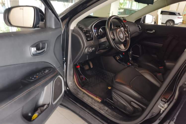 Used Jeep Compass 2020 220T Automatic Elite Edition Driver Seat