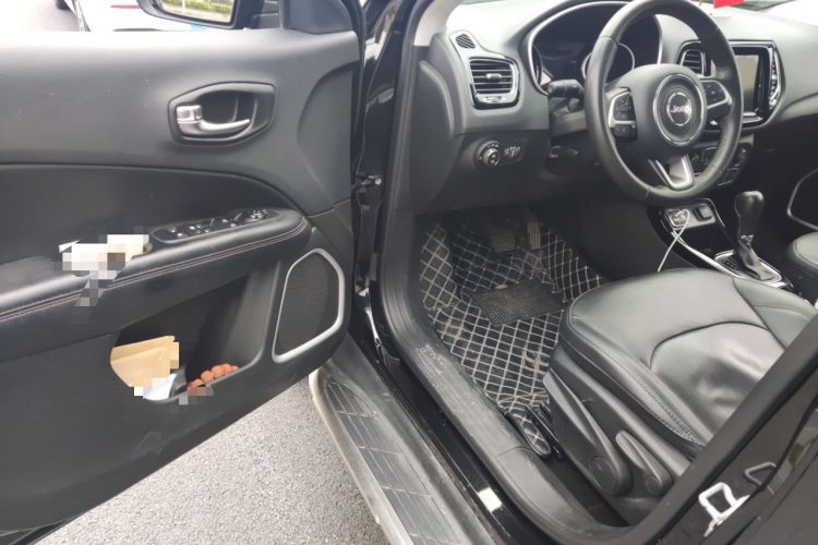 Used Jeep Compass 2020 220T Automatic Elite Edition Driver Seat