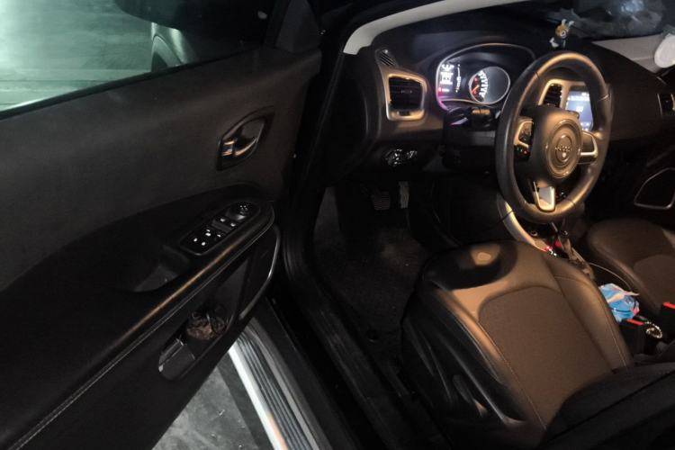 Used Jeep Compass 2020 220T Automatic Leading Edition Driver Seat