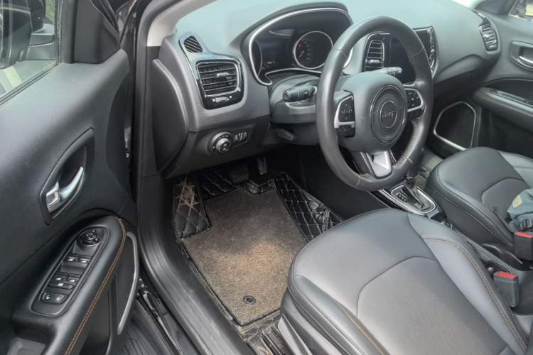 Used Jeep Compass 2020 220T Automatic Elite Edition Driver Seat