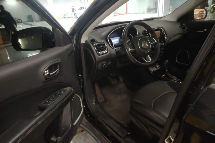 Used Jeep Compass 2020 220T Automatic Elite Edition Driver Seat