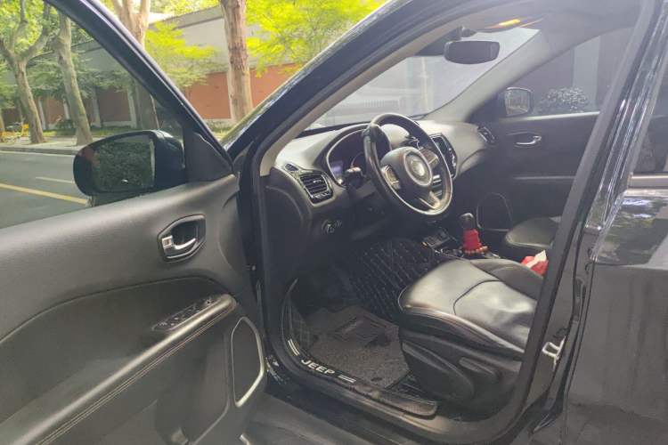 Used Jeep Compass 2020 220T Automatic Elite Edition Driver Seat