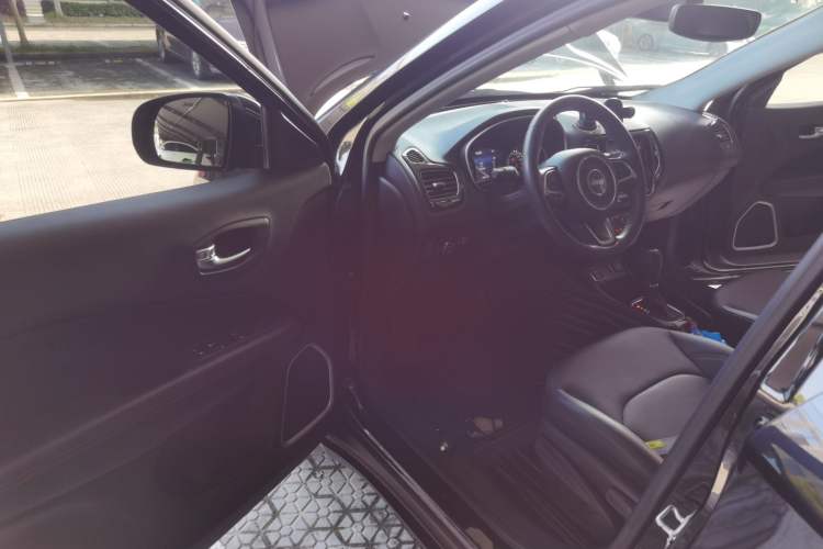 Used Jeep Compass 2020 220T Automatic Elite Edition Driver Seat