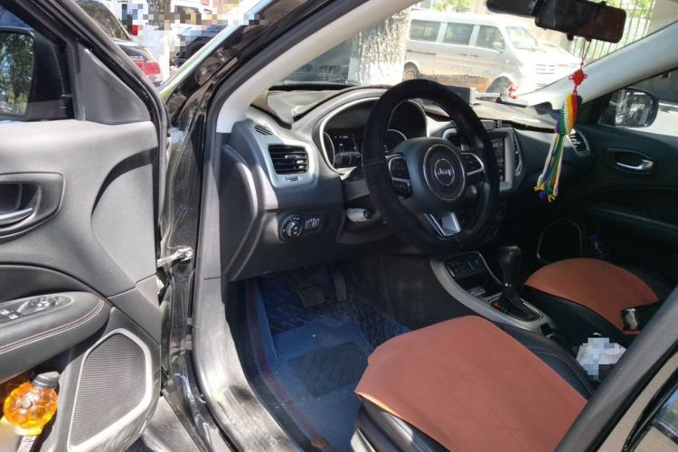 Used Jeep Compass 2020 220T Automatic Leading Edition Driver Seat