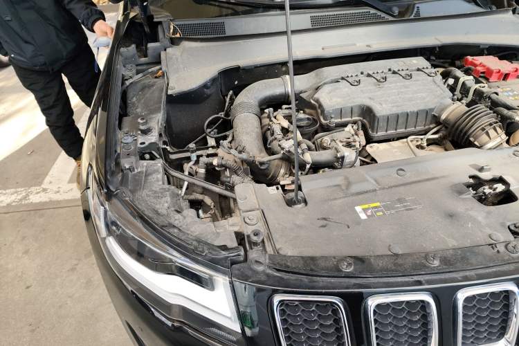 Used Jeep Compass 2020 220T Automatic Elite Edition Engine Bay Right