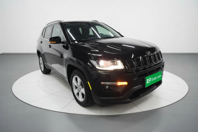 Used Jeep Compass 2020 220T Automatic Leading Edition Front Right 45 Deg