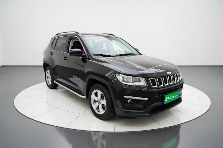 Used Jeep Compass 2020 220T Automatic Leading Edition Front Right 45 Deg