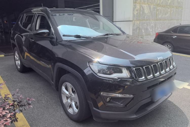 Used Jeep Compass 2020 220T Automatic Leading Edition Front Right 45 Deg