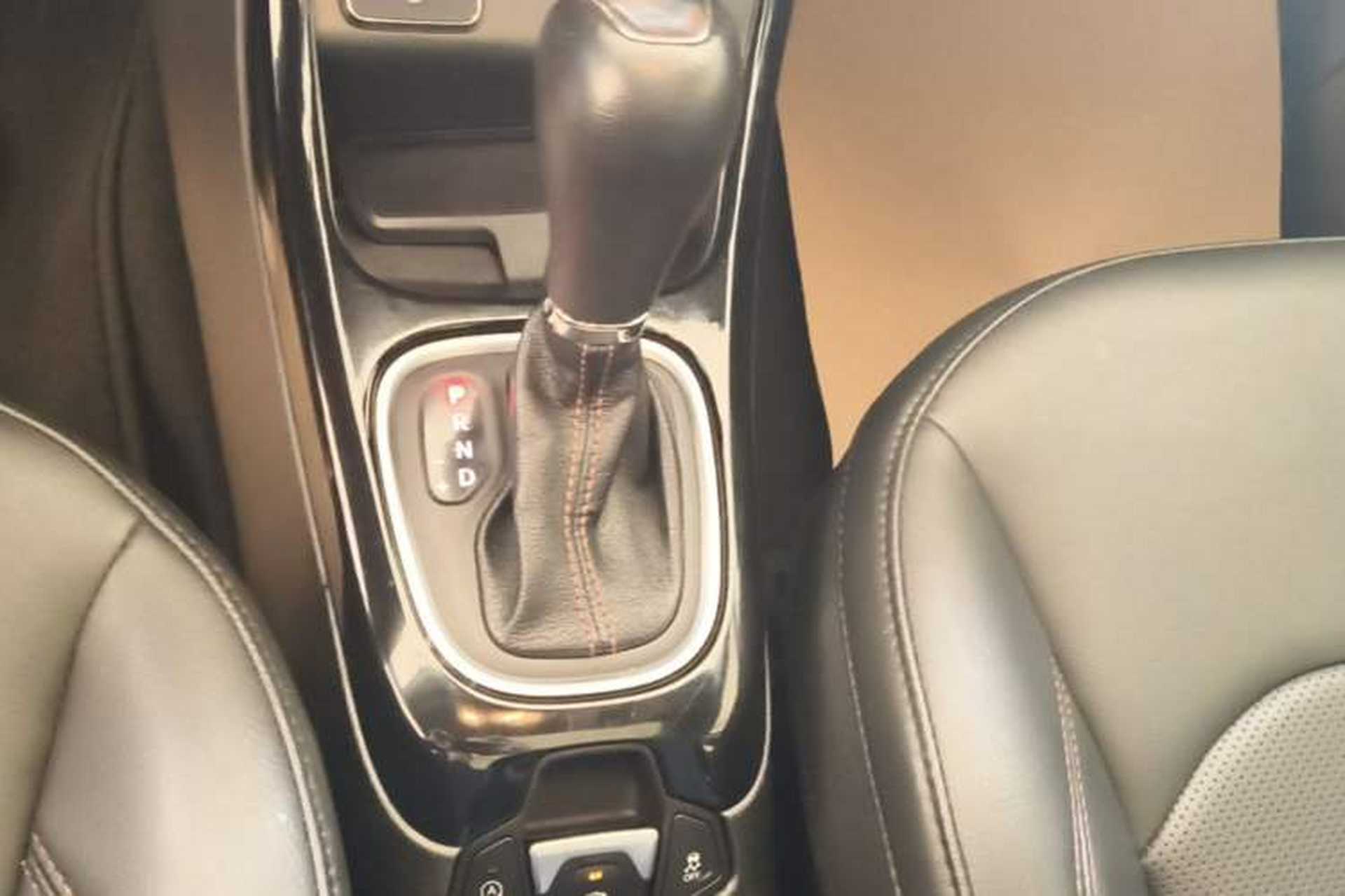 Used Jeep Compass 2020 220T Automatic Elite Edition Gear Lever