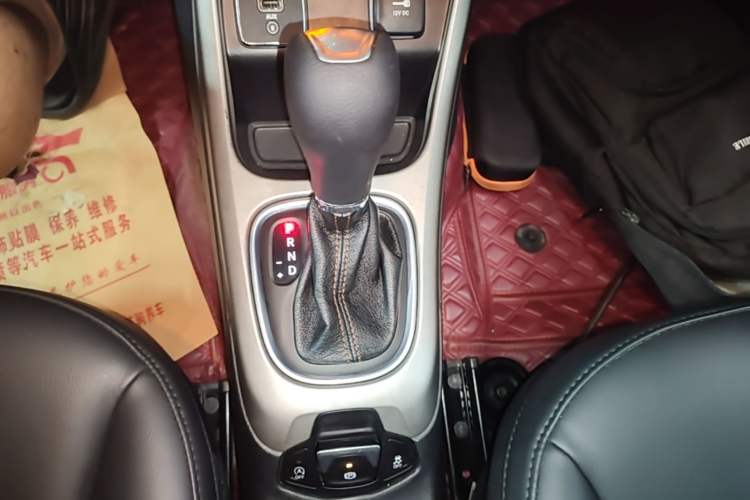 Used Jeep Compass 2020 220T Automatic Leading Edition Gear Lever