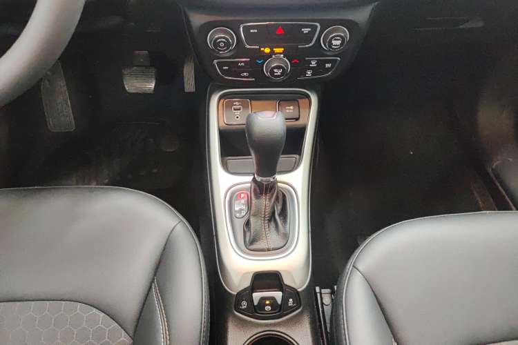 Used Jeep Compass 2020 220T Automatic Leading Edition Gear Lever