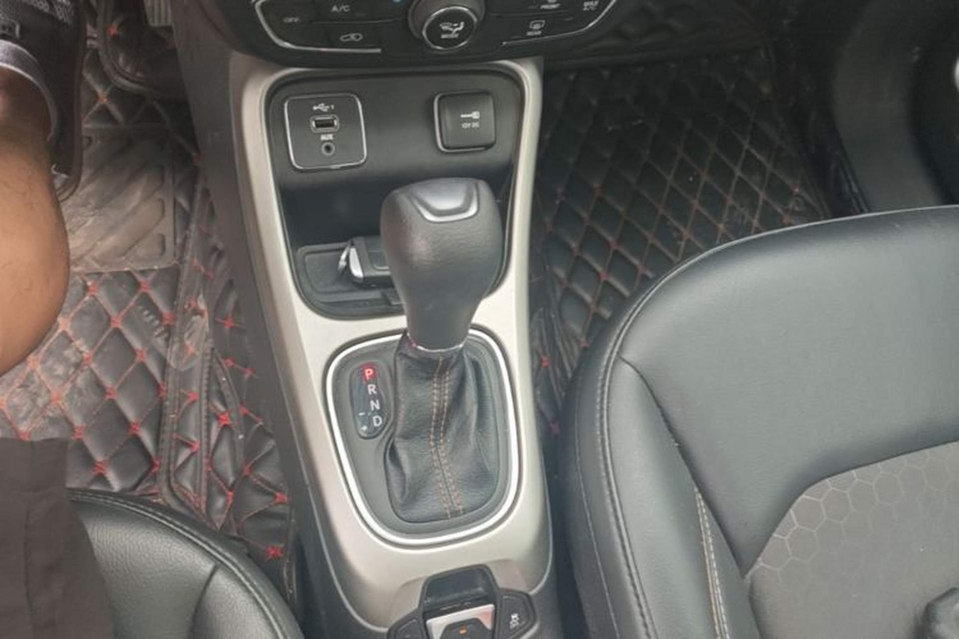 Used Jeep Compass 2020 220T Automatic Leading Edition Gear Lever