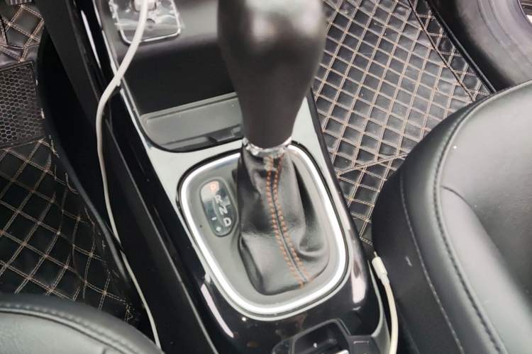 Used Jeep Compass 2020 220T Automatic Elite Edition Gear Lever