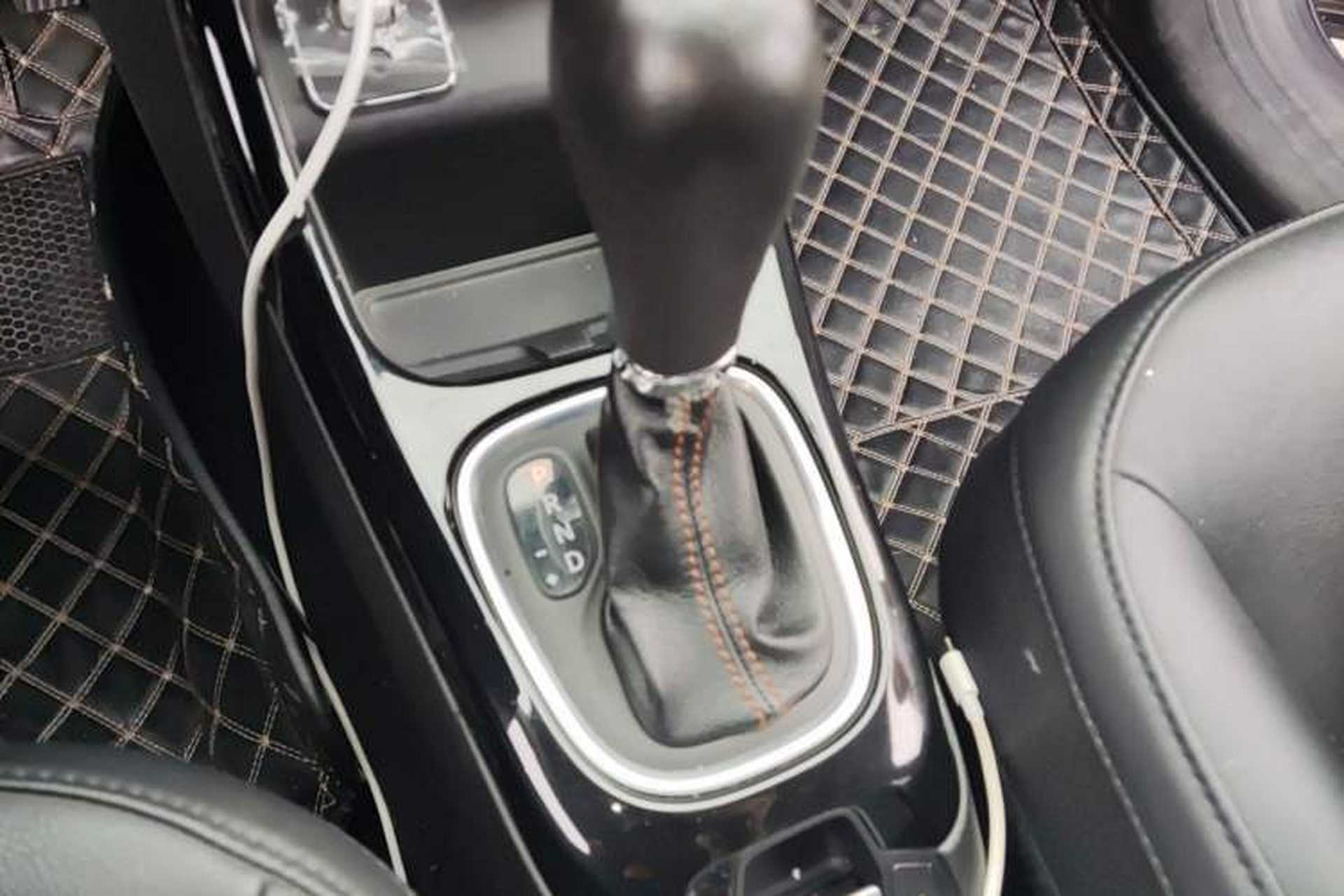 Used Jeep Compass 2020 220T Automatic Elite Edition Gear Lever