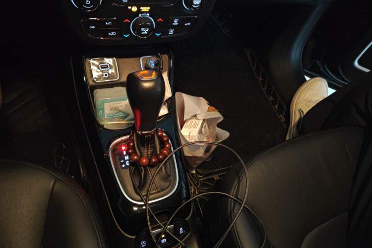 Used Jeep Compass 2020 220T Automatic Elite Edition Gear Lever