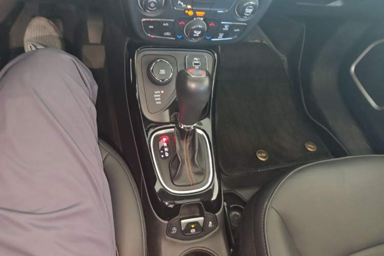 Used Jeep Compass 2020 220T Automatic Four-Wheel Drive Elite Edition Gear Lever