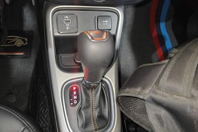 Used Jeep Compass 2020 220T Automatic Leading Edition Gear Lever