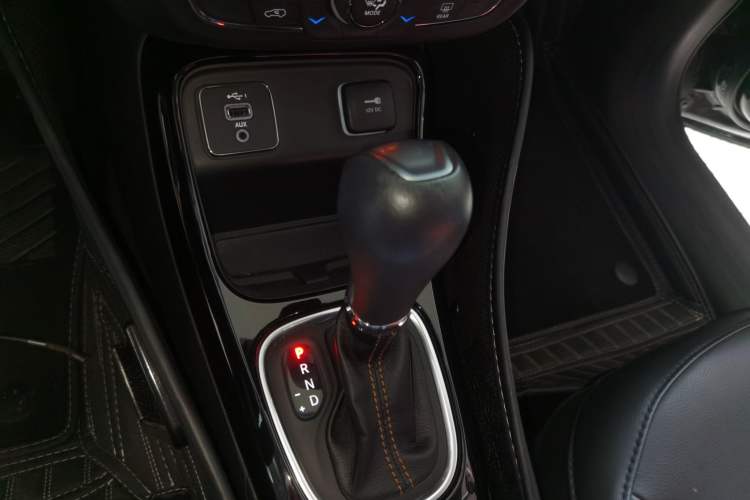 Used Jeep Compass 2020 220T Automatic Elite Edition Gear Lever