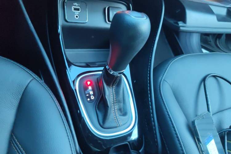 Used Jeep Compass 2020 220T Automatic Elite Edition Gear Lever