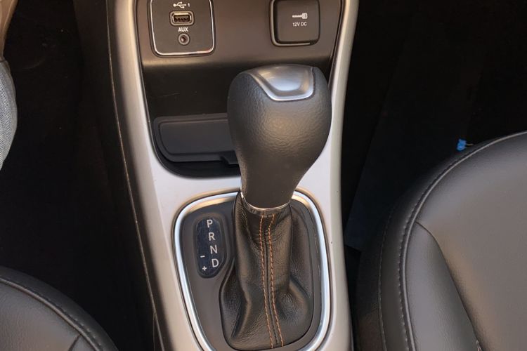 Used Jeep Compass 2020 220T Automatic Leading Edition Gear Lever