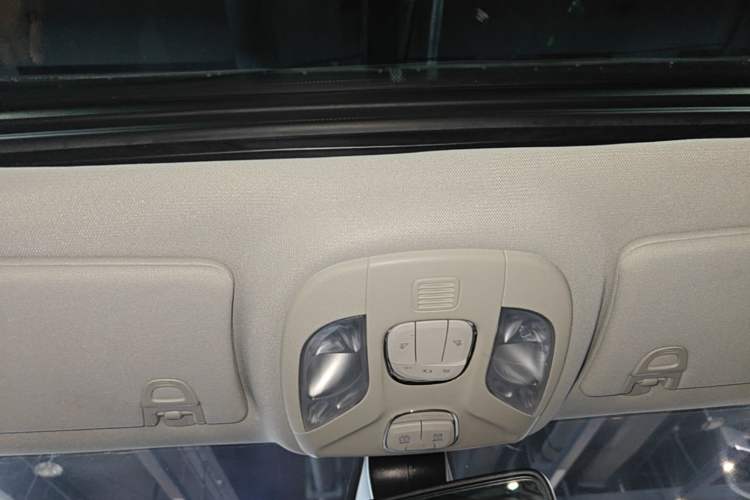 Used Jeep Compass 2020 220T Automatic Leading Edition Headliner