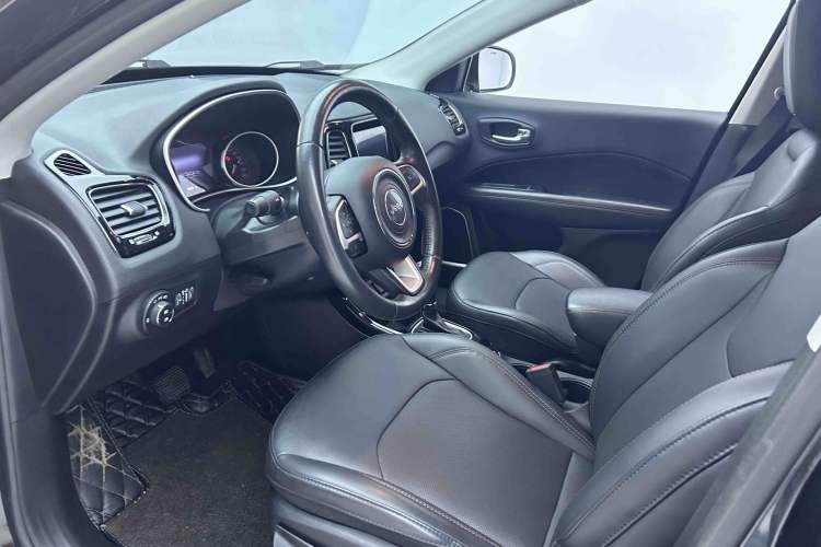 Used Jeep Compass 2020 220T Automatic Elite Edition Interior 1