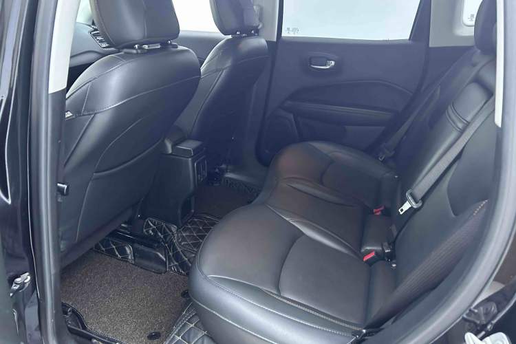 Used Jeep Compass 2020 220T Automatic Elite Edition Interior 2