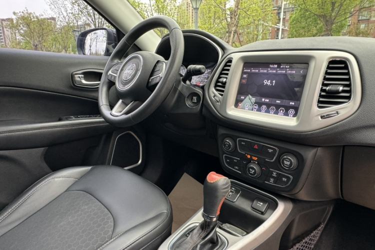 Used Jeep Compass 2020 220T Automatic Leading Edition