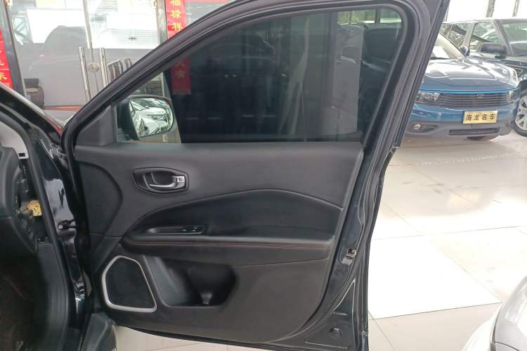 Used Jeep Compass 2020 220T Automatic Elite Edition Interior 5