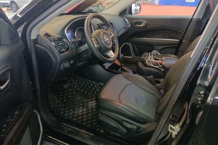 Used Jeep Compass 2020 220T Automatic Elite Edition Left Front Seat