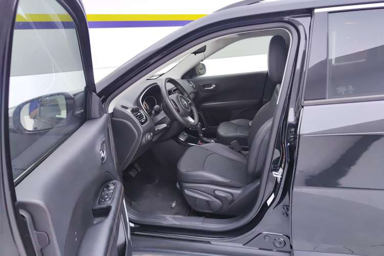 Used Jeep Compass 2020 220T Automatic Elite Edition Left Front Seat