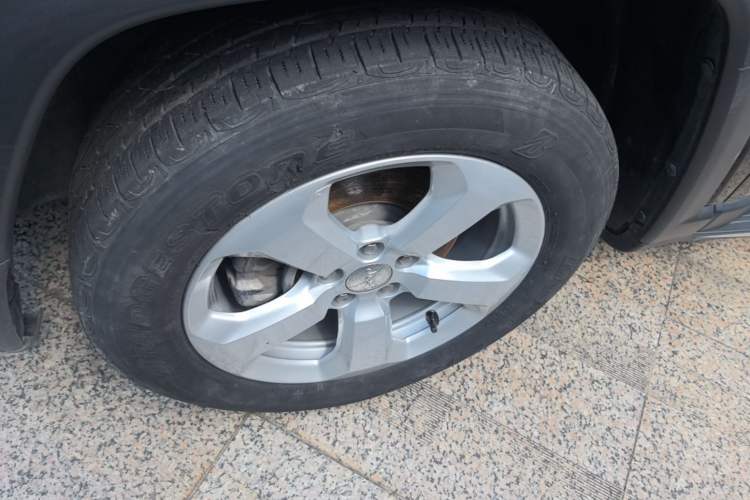 Used Jeep Compass 2020 220T Automatic Elite Edition Left Front Wheel Hub