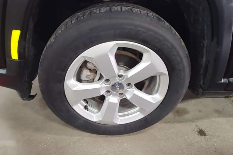 Used Jeep Compass 2020 220T Automatic Leading Edition Left Front Wheel Hub
