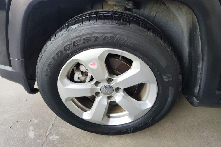 Used Jeep Compass 2020 220T Automatic Leading Edition Left Front Wheel Hub