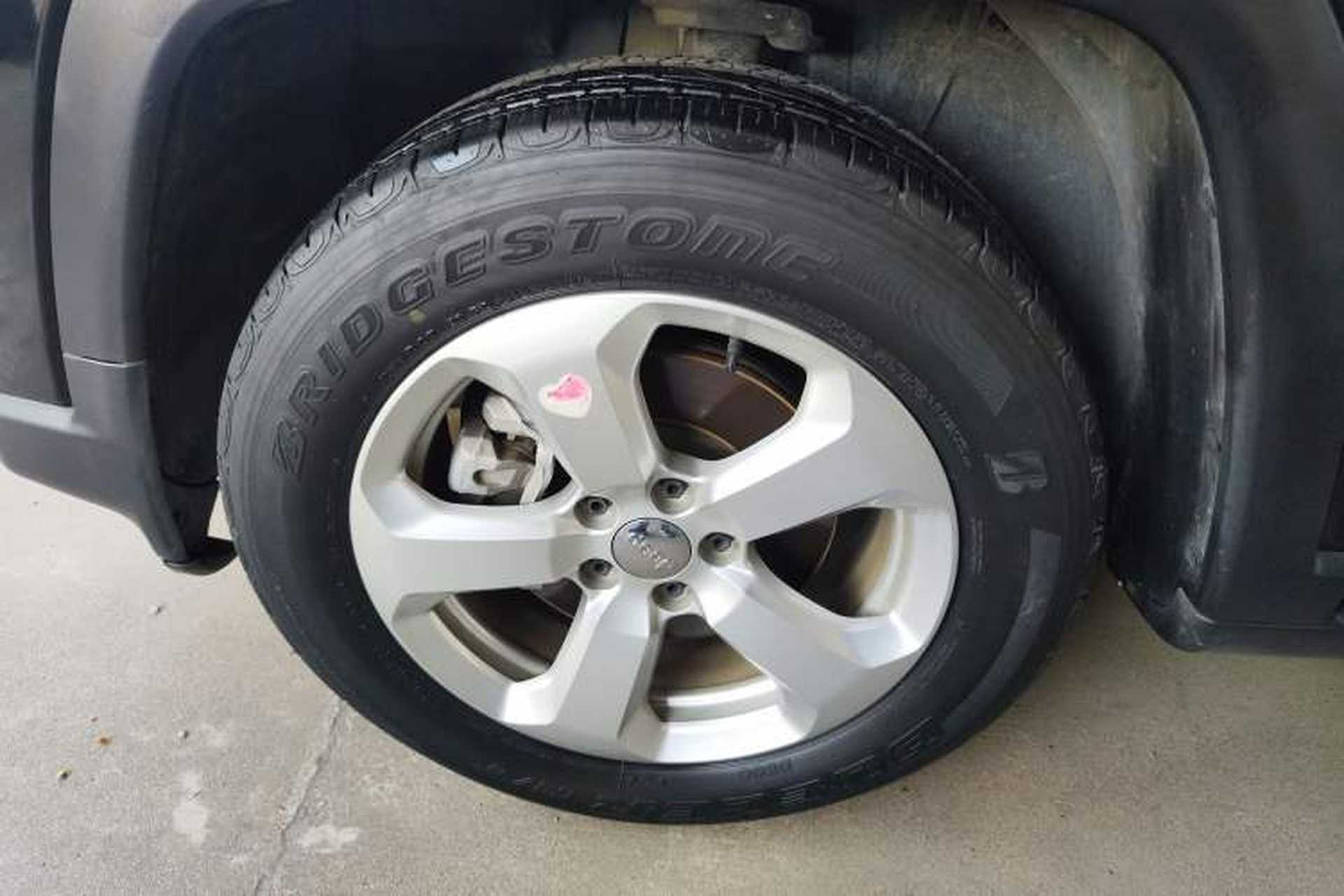 Used Jeep Compass 2020 220T Automatic Leading Edition Left Front Wheel Hub
