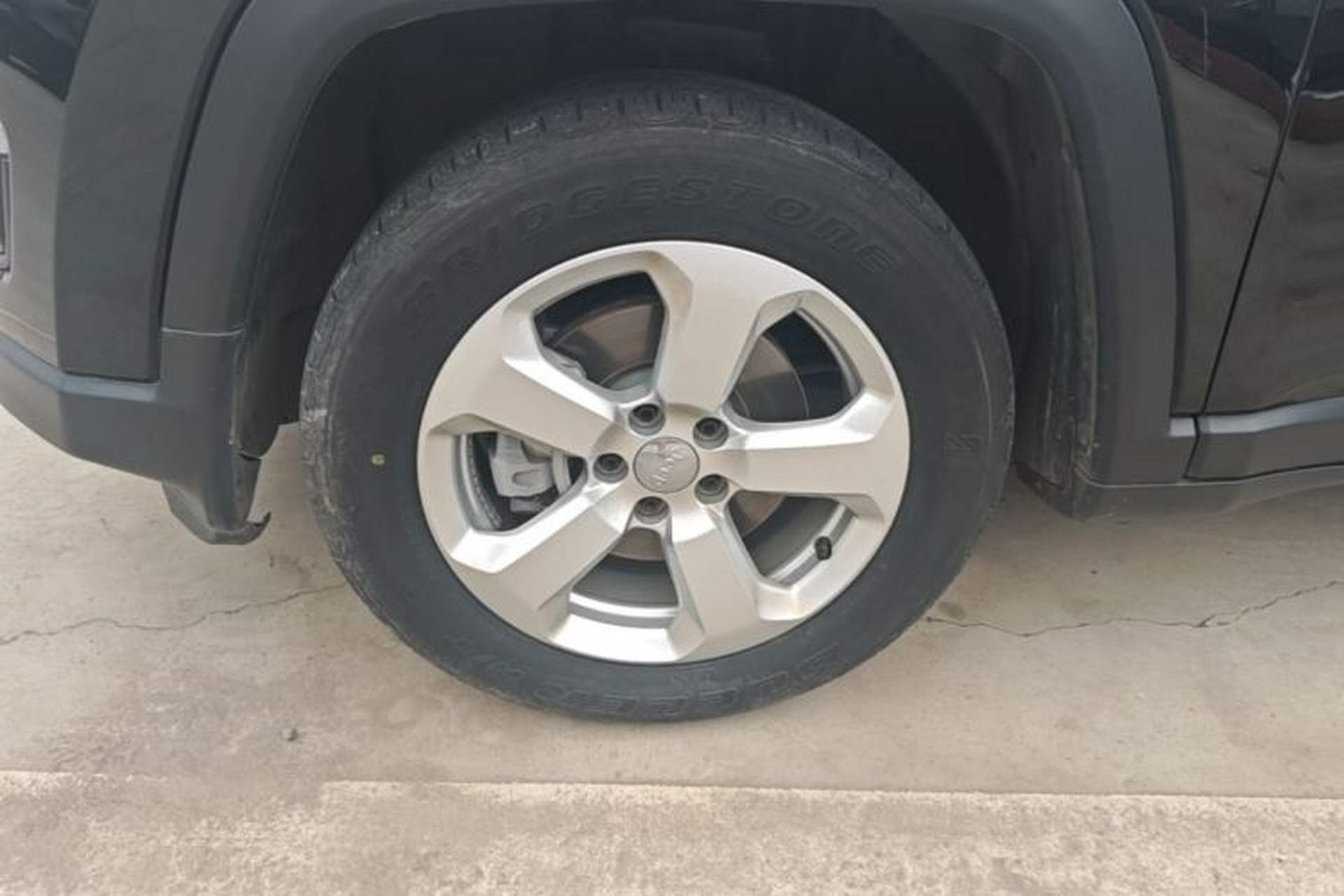 Used Jeep Compass 2020 220T Automatic Leading Edition Left Front Wheel Hub