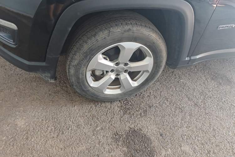 Used Jeep Compass 2020 220T Automatic Four-Wheel Drive Elite Edition Left Front Wheel Hub