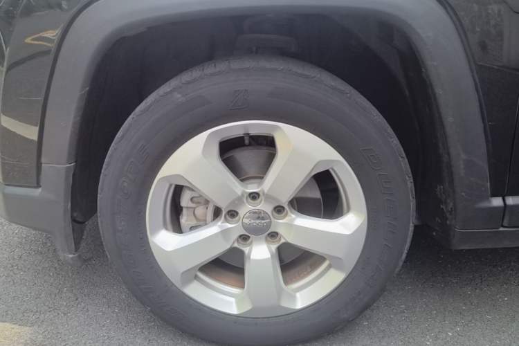 Used Jeep Compass 2020 220T Automatic Leading Edition Left Front Wheel Hub