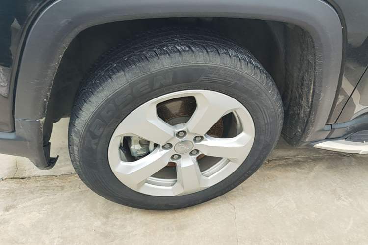 Used Jeep Compass 2020 220T Automatic Leading Edition Left Front Wheel Hub