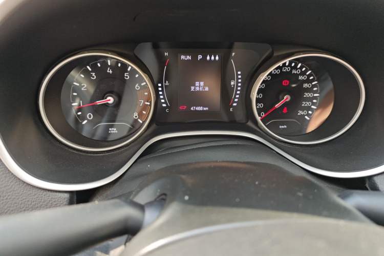 Used Jeep Compass 2020 220T Automatic Leading Edition Odometer Close Up