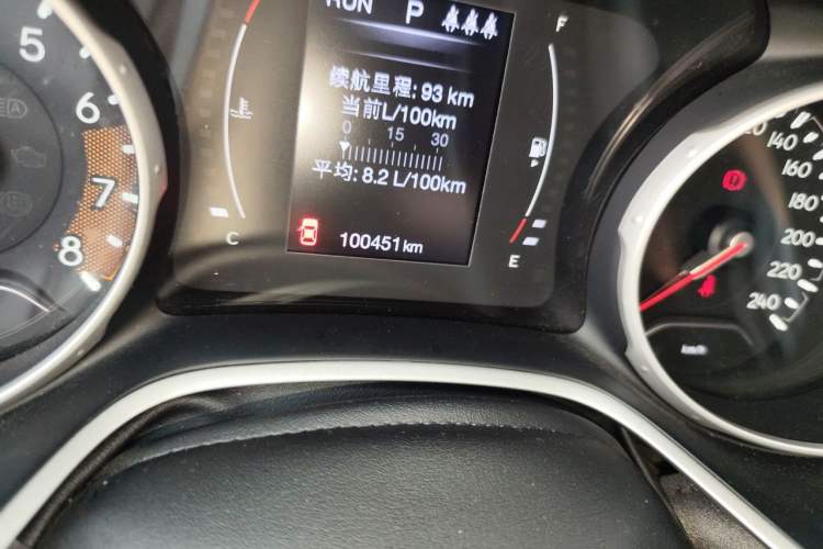 Used Jeep Compass 2020 220T Automatic Leading Edition Odometer Close Up