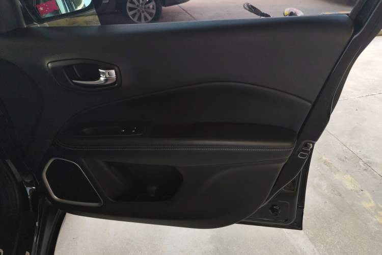 Used Jeep Compass 2020 220T Automatic Leading Edition Right Front Door Interior