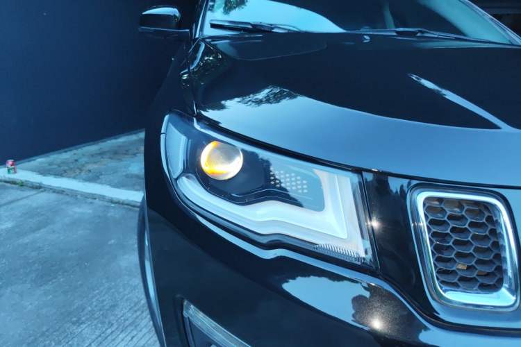 Used Jeep Compass 2020 220T Automatic Elite Edition Right Front Headlight