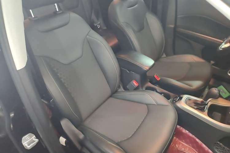 Used Jeep Compass 2020 220T Automatic Leading Edition Right Front Seat