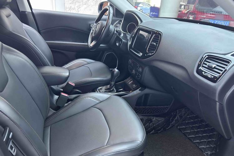 Used Jeep Compass 2020 220T Automatic Elite Edition Right Front Seat