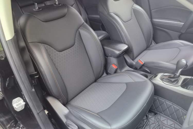 Used Jeep Compass 2020 220T Automatic Leading Edition Right Front Seat