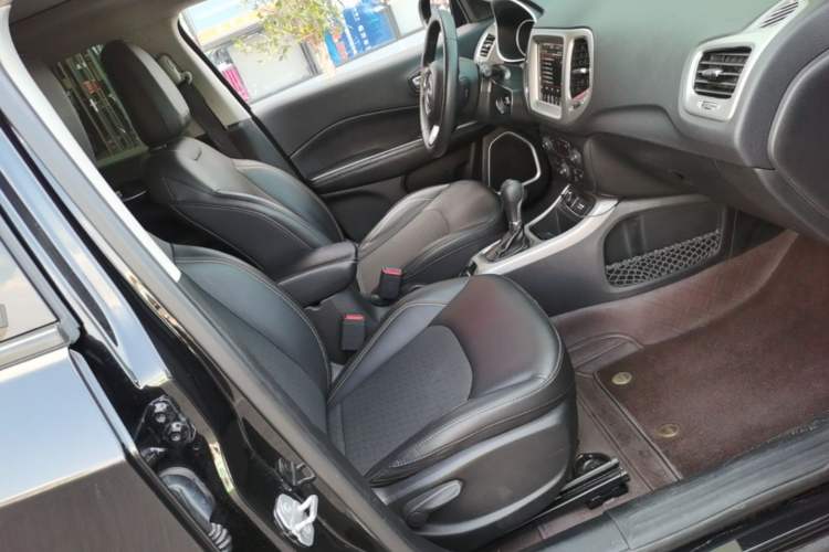 Used Jeep Compass 2020 220T Automatic Leading Edition Right Front Seat